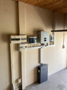 photo-installation-electrique-panneaux-photovoltaiques